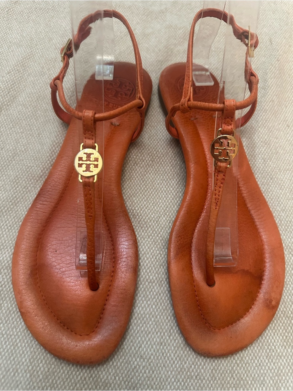 Tory Burch Tan Leather T-Strap Sandals with Gold Logo Size 8.5M - Picture 3 of 9